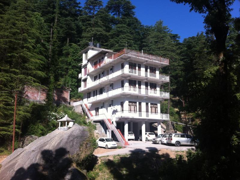 Oyo 1153 The Oak Valley Dharamshala Exteriör bild