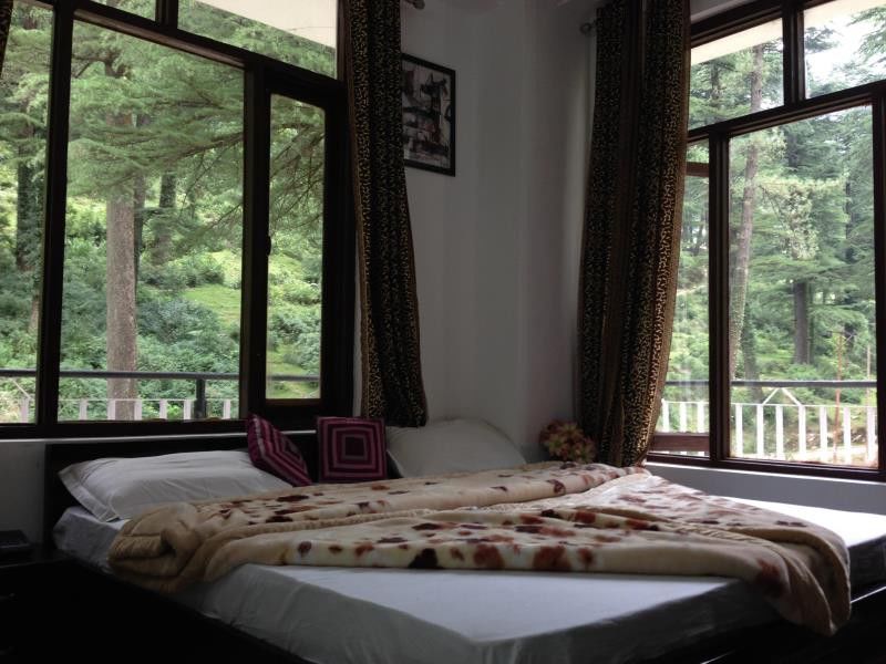 Oyo 1153 The Oak Valley Dharamshala Exteriör bild
